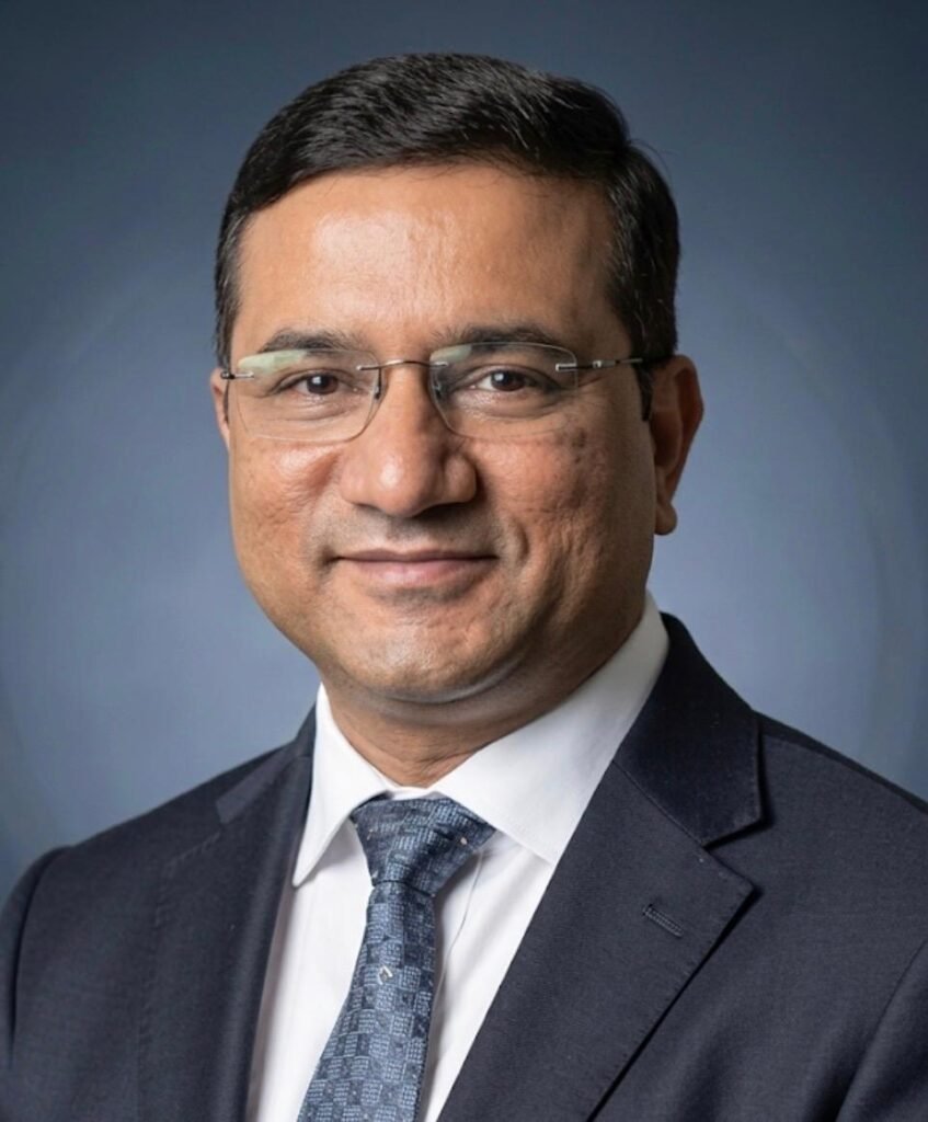 DR. SK Gupta Senior Orthopaedic, Knee & Shoulder Surgeon with 21+ years of experience and 12,500+ surgeries performed